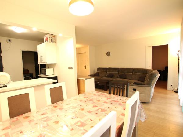 MAGNIFIQUE APPARTEMENT F4 80 m² 3 CHAMBRES AVEC BEAU JARDIN, 5 mn à PIED SEULEMENT DU TRAMWAY T12 !!!