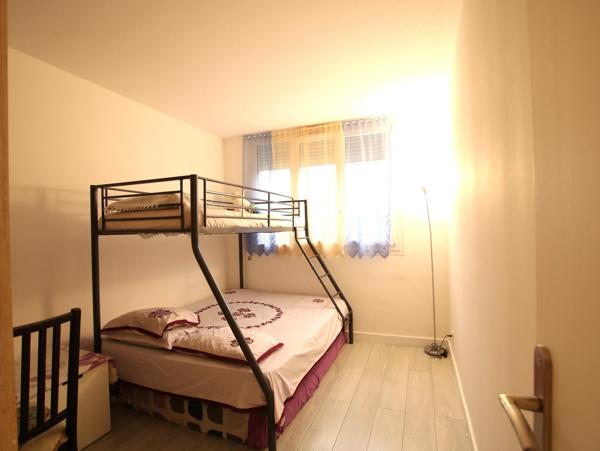 MAGNIFIQUE APPARTEMENT F4 80 m² 3 CHAMBRES AVEC BEAU JARDIN, 5 mn à PIED SEULEMENT DU TRAMWAY T12 !!!