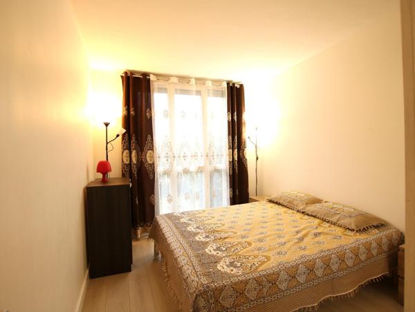 MAGNIFIQUE APPARTEMENT F4 80 m² 3 CHAMBRES AVEC BEAU JARDIN, 5 mn à PIED SEULEMENT DU TRAMWAY T12 !!!