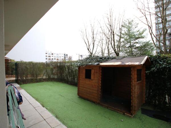 MAGNIFIQUE APPARTEMENT F4 80 m² 3 CHAMBRES AVEC BEAU JARDIN, 5 mn à PIED SEULEMENT DU TRAMWAY T12 !!!