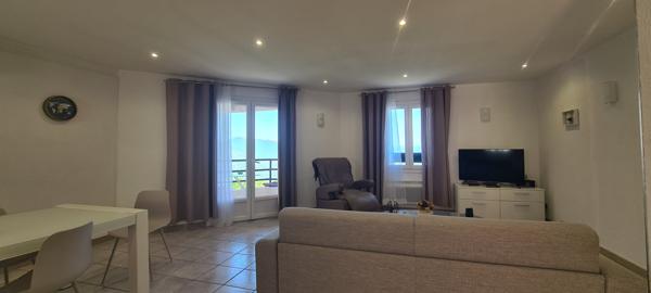 Maison
         7 pièces
        - 167 m² 480 000 € *