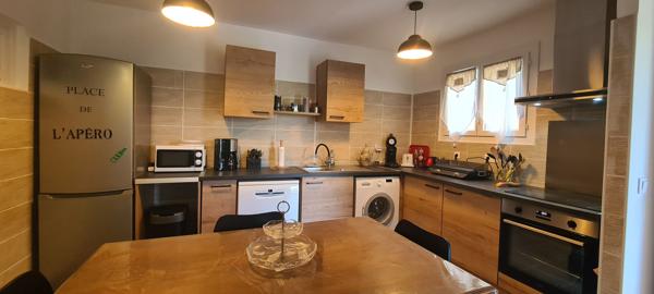 Maison
         7 pièces
        - 167 m² 480 000 € *