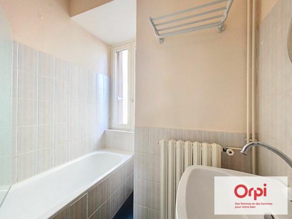 Appartement à louer    2 pièces • 34,42 m2 Néris-les-Bains