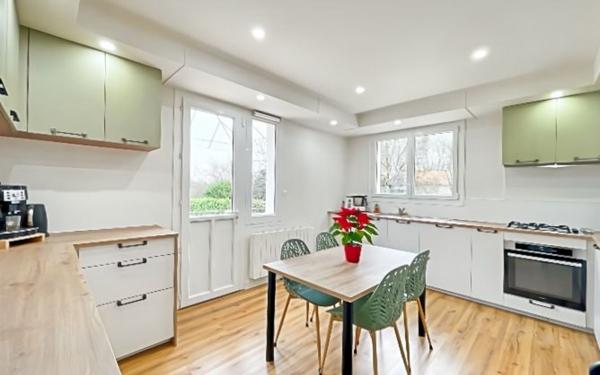 Maison à vendre    6 pièces • 158 m2 Les Clouzeaux
