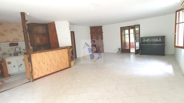 Vente maison de ville Dignac (16410), 111.00m² avec 5 pièce(s) dont 3 chambre(s). Agence Allard Brimeaud