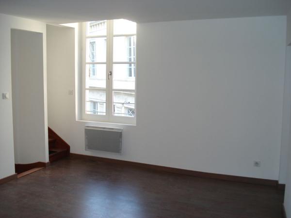 Appartement FONTENAY LE COMTE - 3 pièce(s) - 74 m2