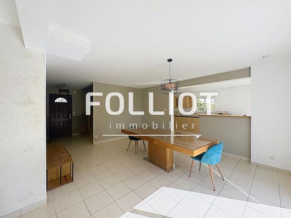 EXCLUSIVITÉ MAISON FAMILIALE AU COEUR DE BRÉHAL