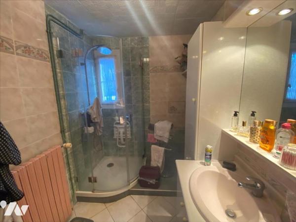 Pavillon situé dans un hameau