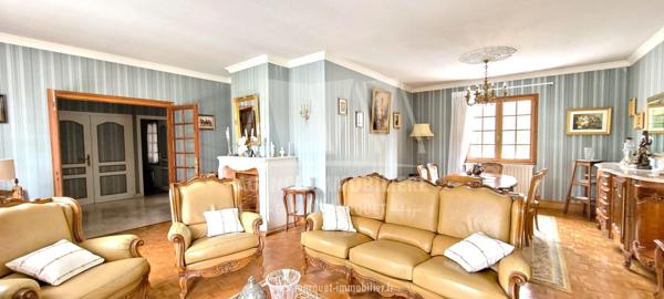 PAVILLON DE PLAIN-PIED DE 163,52 M² DE 1980 AVEC GARAGE, LE TOUT SUR TERRAIN DE 3 337 M²