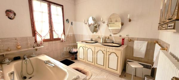PAVILLON DE PLAIN-PIED DE 163,52 M² DE 1980 AVEC GARAGE, LE TOUT SUR TERRAIN DE 3 337 M²
