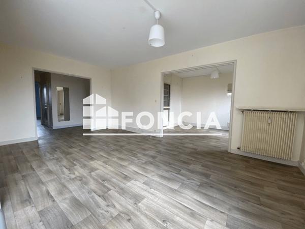 Location Appartement 4 pièces 113.17 m² - 34 AVENUE DE L EUROPE Poitiers 86000