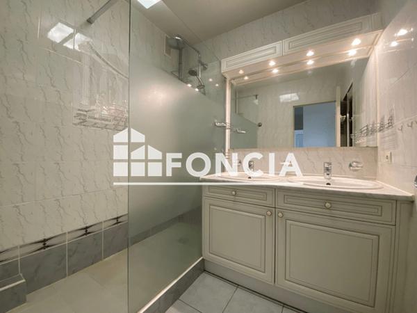Location Appartement 4 pièces 113.17 m² - 34 AVENUE DE L EUROPE Poitiers 86000