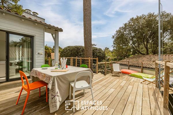 Villa d’architecte suspendue, immersion totale dans un écrin naturel à quelques pas de l’océan.