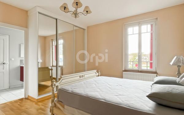 Maison à vendre    10 pièces • 255 m2 Guichainville