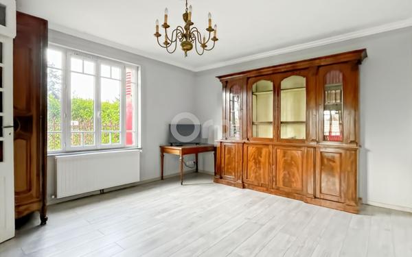 Maison à vendre    10 pièces • 255 m2 Guichainville