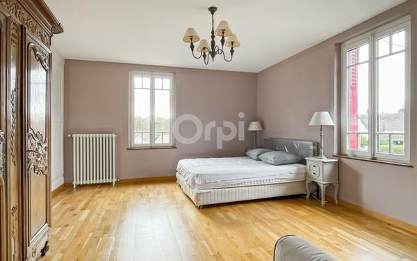 Maison à vendre    10 pièces • 255 m2 Guichainville