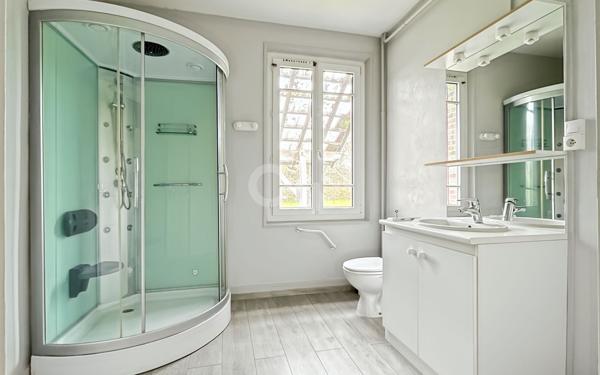 Maison à vendre    10 pièces • 255 m2 Guichainville