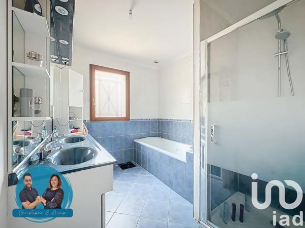 Maison 5 pièces de 150 m² à Nogent-le-Roi (28210)