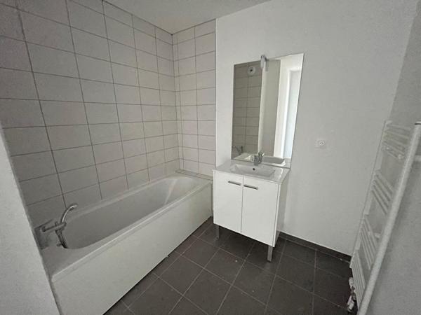 A LOUER : T3 à HAUBOURDIN • • 861 € CC • Réf. G448-32