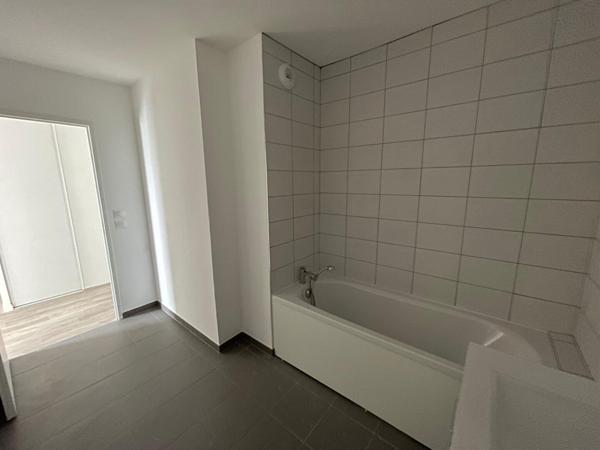 A LOUER : T3 à HAUBOURDIN • • 861 € CC • Réf. G448-32