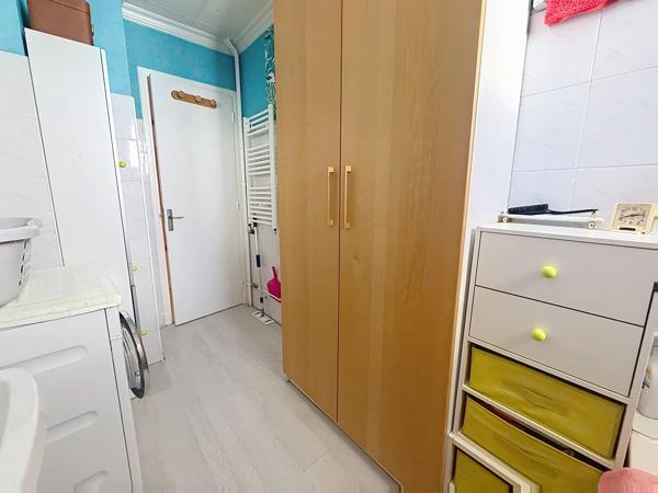 Vente                                                      Appartement
                        
                     2 pièces                      45 m2                     à Cannes