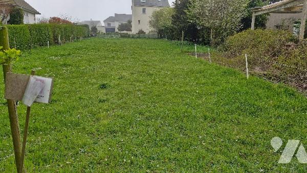 Une parcelle de terrain à Bâtir non viabilisé