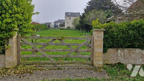 Une parcelle de terrain à Bâtir non viabilisé