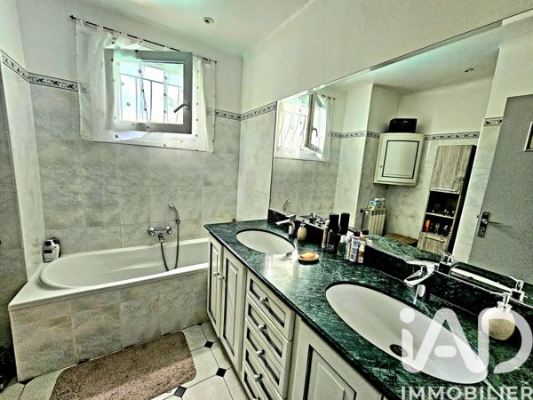 Maison à vendre 5 pièces 105 m² Le Luc