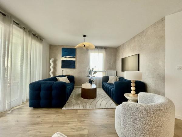 A vendre -appartement T4 surface de 97,33 m2 avec 3 chambres et 2 balcons, immeuble récent, situé à Rennes et proche St Grégoire