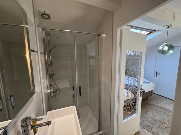 Appartement en duplex avec grande terrasse à vendre 5 pièces MEYZIEU (69)
