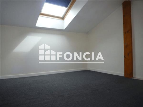 Location Studio 20.12 m² - 12 RUE DU DOLMEN Poitiers 86000