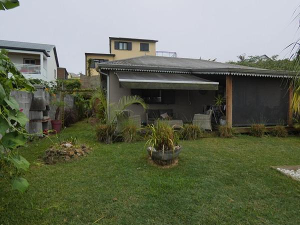 97421 Les Makes villa de 2016 T4 env 76 m2  plus 2 terrasses env 40m² sur 454 m² terrain  clos