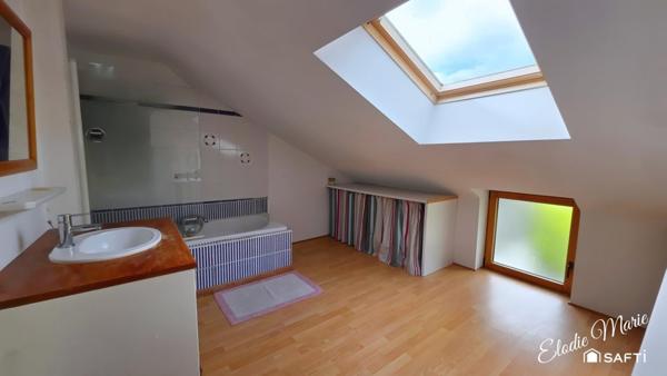 Maison familiale de 165m2 avec 4 chambres et un bureau