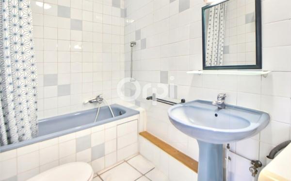 Appartement à vendre    2 pièces • 42,49 m2 Oloron-Sainte-Marie