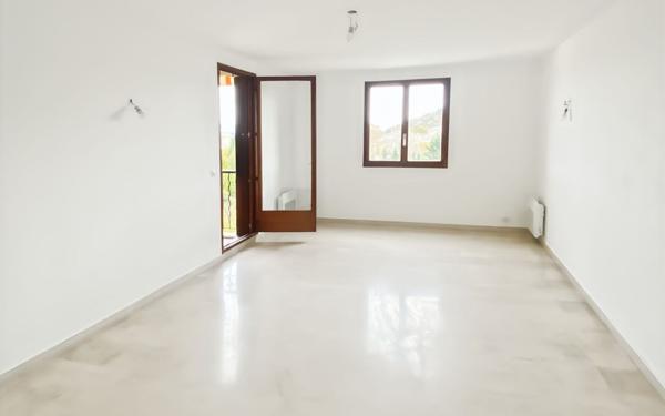 Appartement à louer    3 pièces • 80,95 m2 Forcalquier