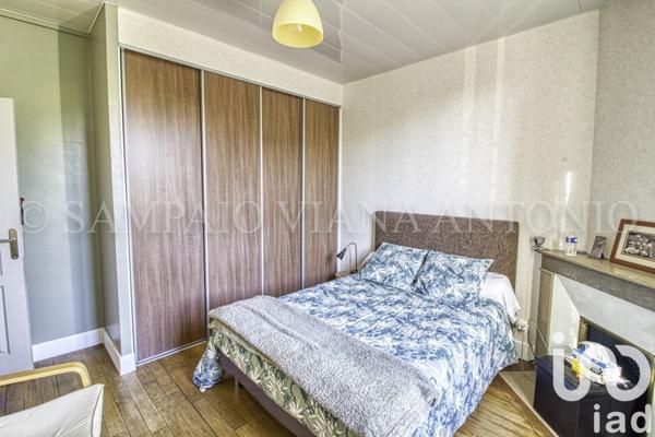 Maison traditionnelle 8 pièces de 140 m² à Puiseaux (45390)