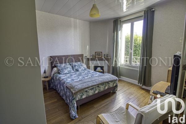 Maison traditionnelle 8 pièces de 140 m² à Puiseaux (45390)