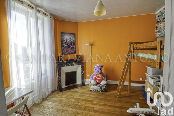 Maison traditionnelle 8 pièces de 140 m² à Puiseaux (45390)