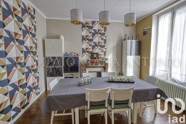 Maison traditionnelle 8 pièces de 140 m² à Puiseaux (45390)