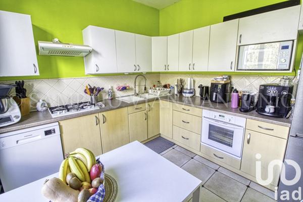 Maison traditionnelle 8 pièces de 140 m² à Puiseaux (45390)