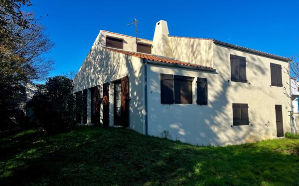 Maison à vendre    6 pièces •  La Rochelle