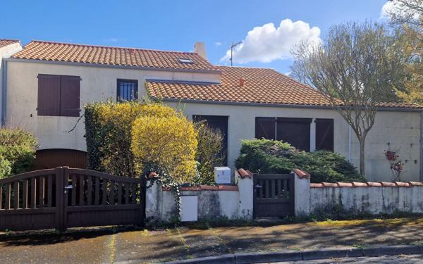 Maison à vendre    6 pièces •  La Rochelle