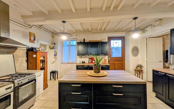 Maison à vendre    6 pièces •  Fitilieu