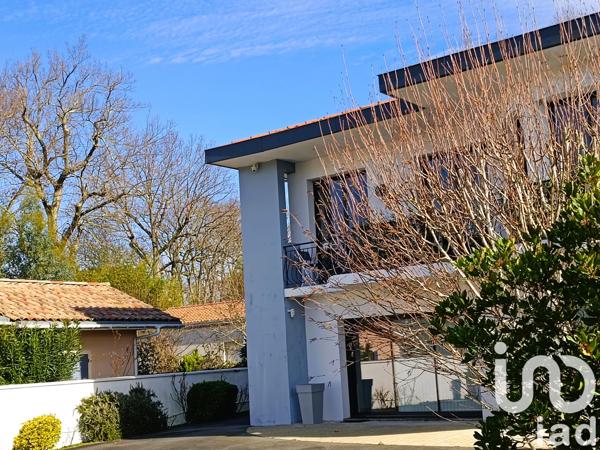 Maison à vendre 8 pièces 226 m² Gradignan