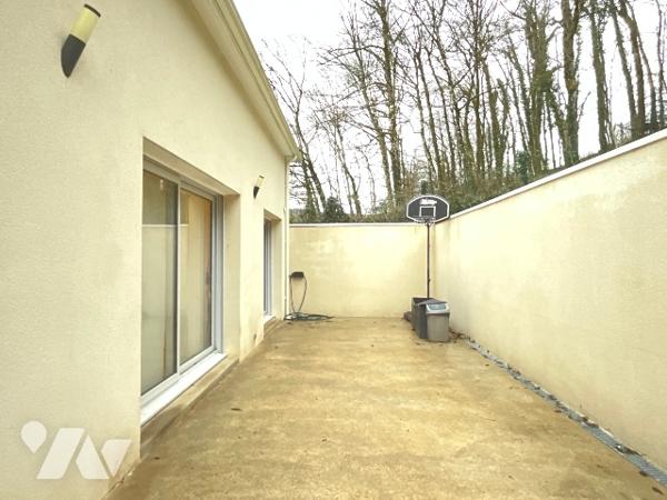 REUGNY (37380) - Maison récente avec dépendances d’antan
A 30 min de Tours et 20 min d’Amboise