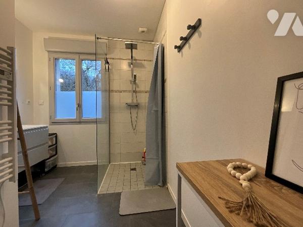 REUGNY (37380) - Maison récente avec dépendances d’antan
A 30 min de Tours et 20 min d’Amboise