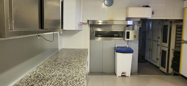 Fonds De Commerce
        
        - 50 m² 143 750 € *