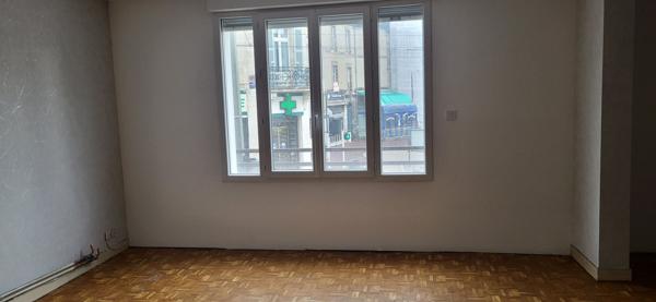 Fonds De Commerce
        
        - 50 m² 143 750 € *