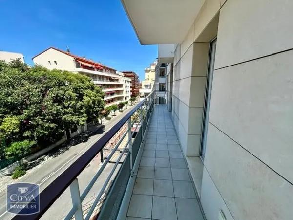 Appartement à vendre 3 pièces 62m² Antibes (06600)