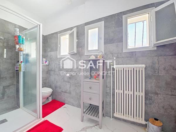 Maison 4 faces de 122 m² habitables avec garage et annexes